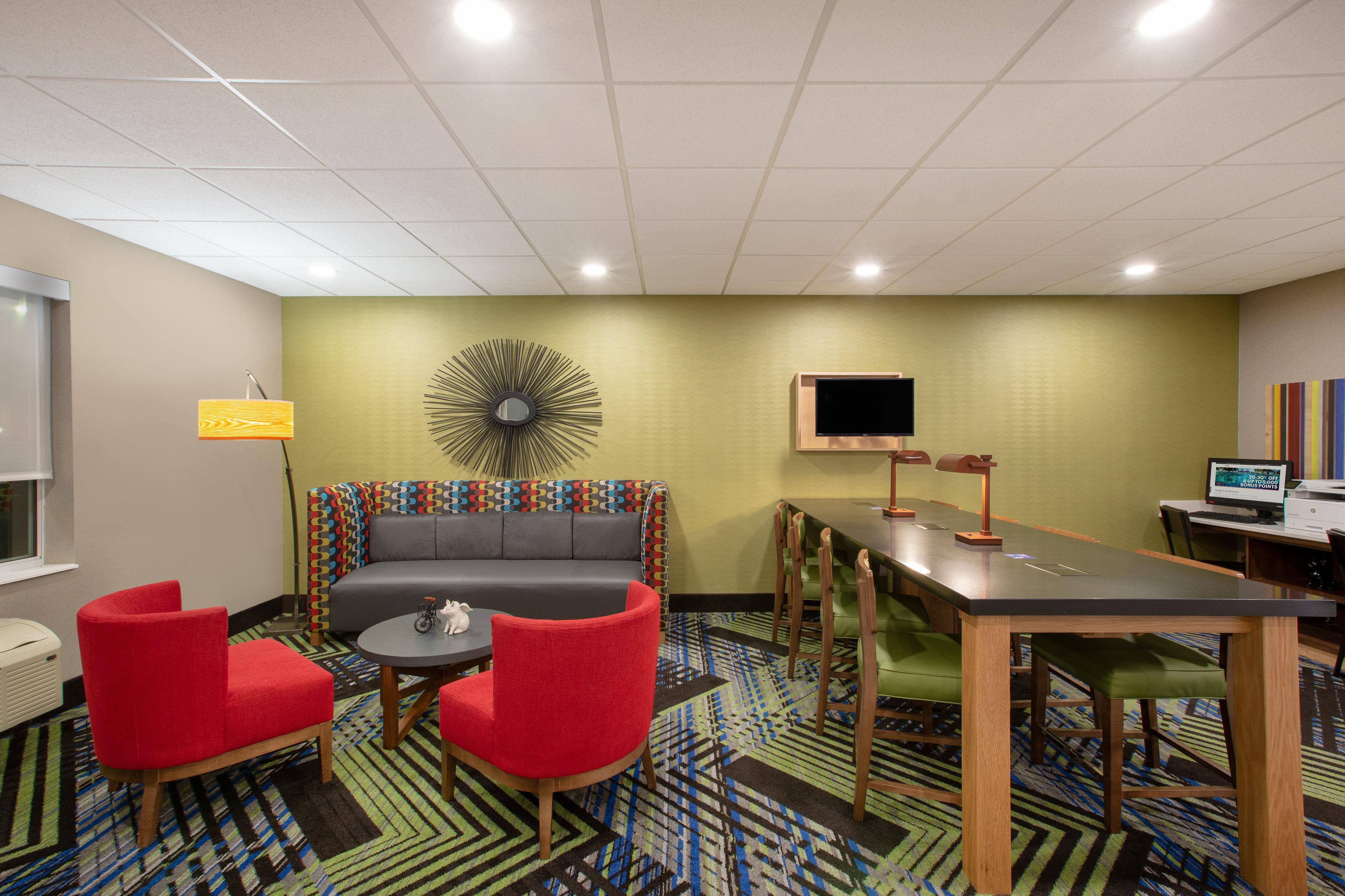 Holiday Inn Express Hotel & Suites Columbus By Ihg Exterior foto